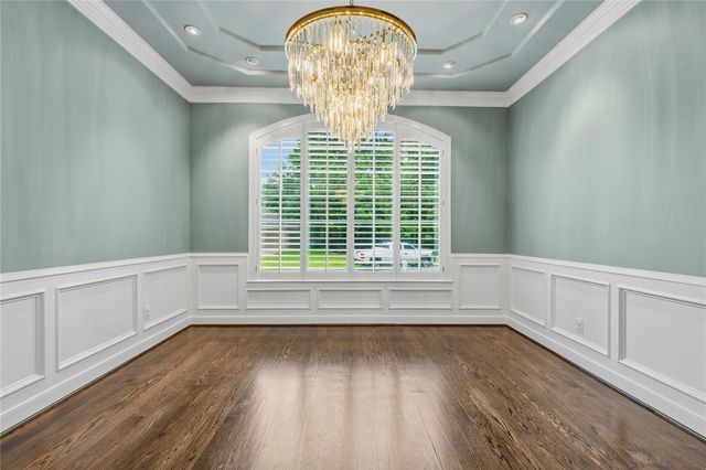 118 N Shawnee Ridge Circle, The Woodlands, TX 77382