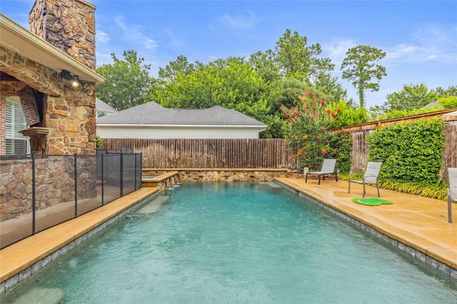 118 N Shawnee Ridge Circle, The Woodlands, TX 77382