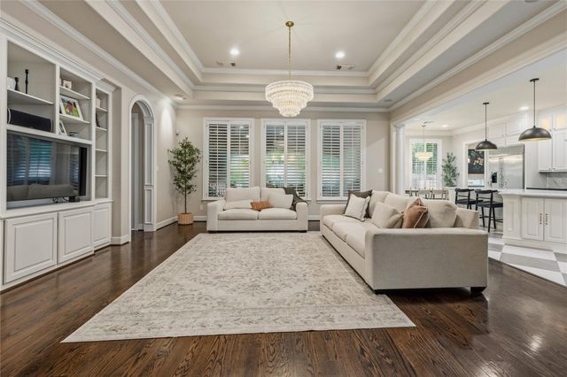 118 N Shawnee Ridge Circle, The Woodlands, TX 77382