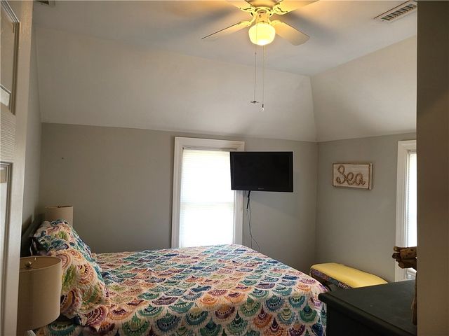 98 Alden Avenue, Warwick, RI 02889