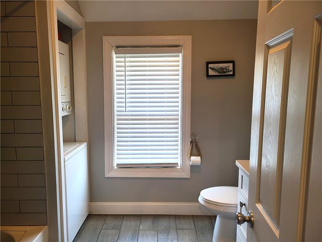 98 Alden Avenue, Warwick, RI 02889