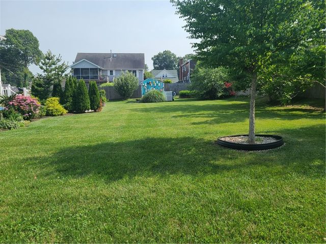 98 Alden Avenue, Warwick, RI 02889
