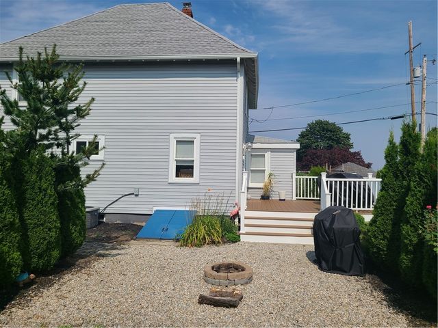 98 Alden Avenue, Warwick, RI 02889