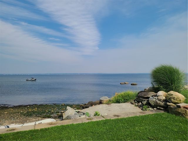 98 Alden Avenue, Warwick, RI 02889