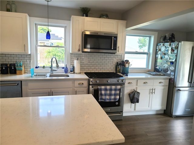 98 Alden Avenue, Warwick, RI 02889