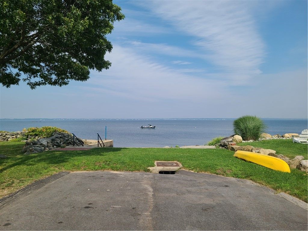 98 Alden Avenue, Warwick, RI 02889