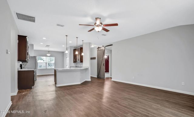 7507 HILSDALE Road, Jacksonville, FL 32216