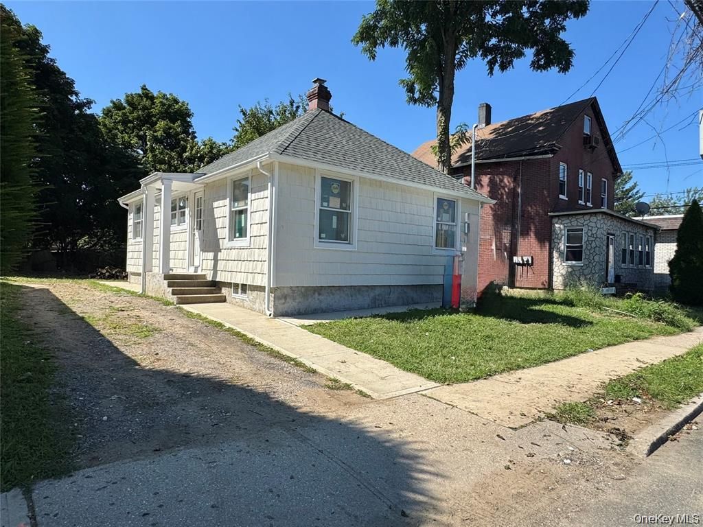 98 Steamboat Road, Great Neck, NY 11024 — exterior