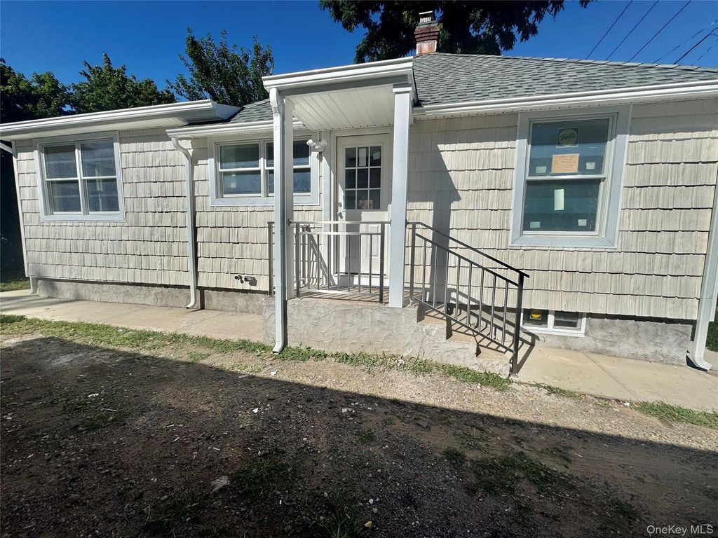 98 Steamboat Road, Great Neck, NY 11024 — photo 2