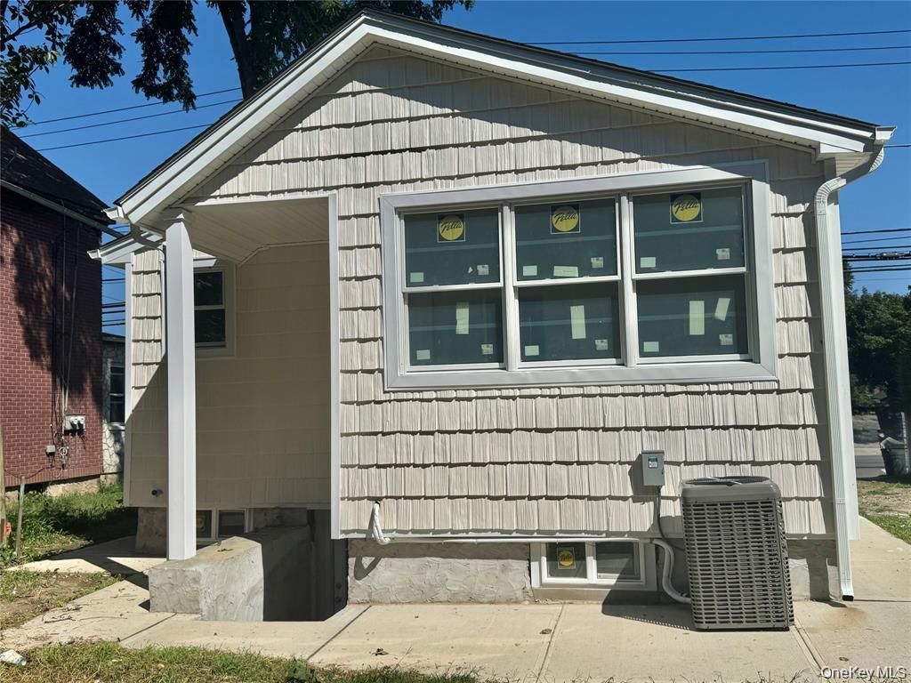 98 Steamboat Road, Great Neck, NY 11024 — photo 3