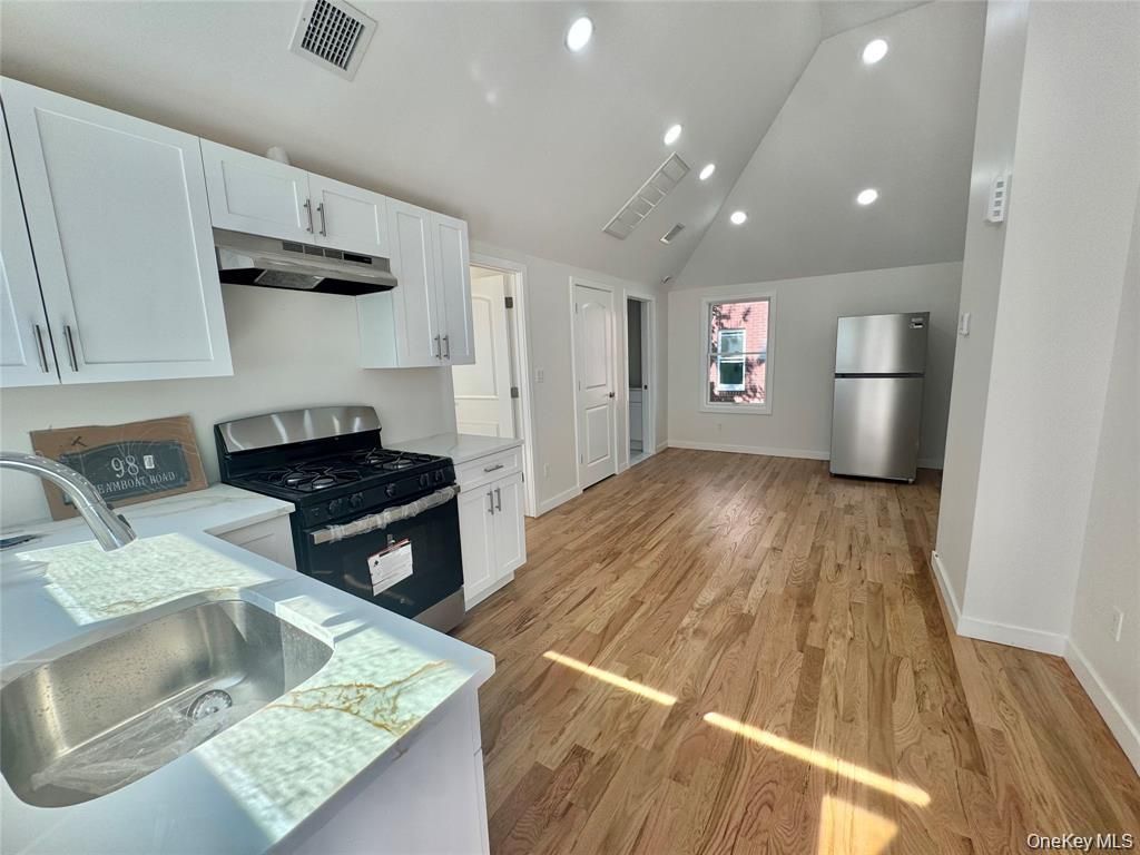 98 Steamboat Road, Great Neck, NY 11024 — photo 5