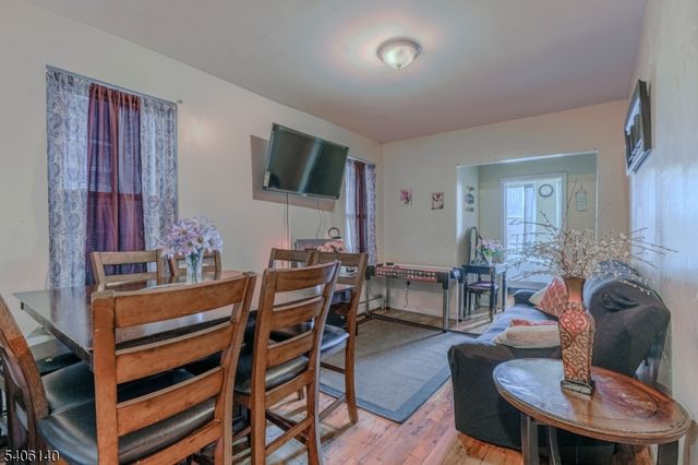 529 E Jersey St, Elizabeth City, NJ 07206