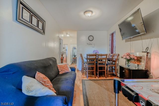 529 E Jersey St, Elizabeth City, NJ 07206