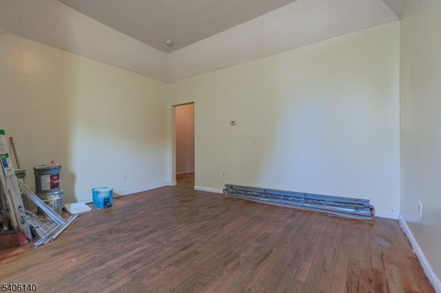 529 E Jersey St, Elizabeth City, NJ 07206