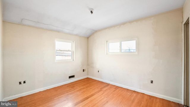 3427 POINT RD, Baltimore, MD 21222