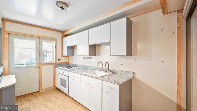 3427 POINT RD, Baltimore, MD 21222