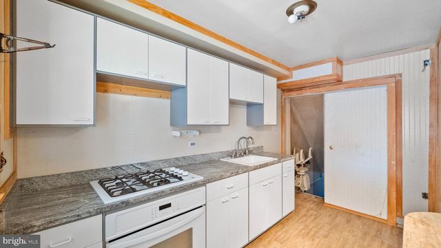 3427 POINT RD, Baltimore, MD 21222