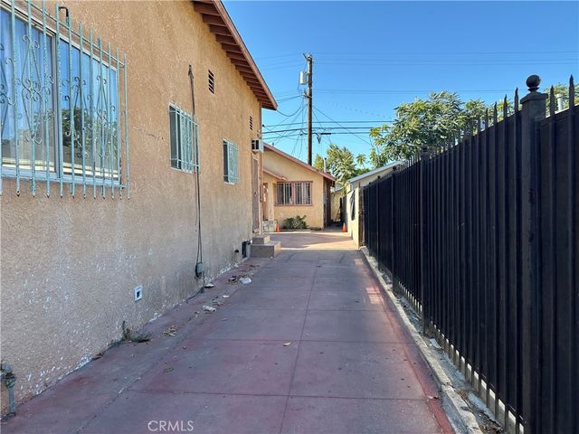 1137 W 61st, Los Angeles, CA 90044