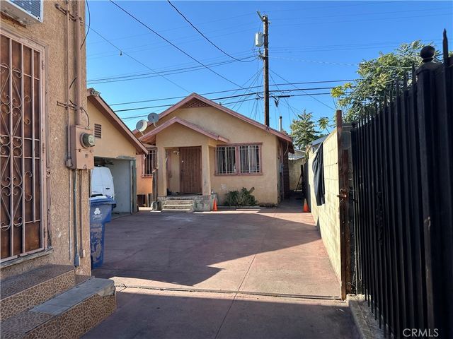 1137 W 61st, Los Angeles, CA 90044