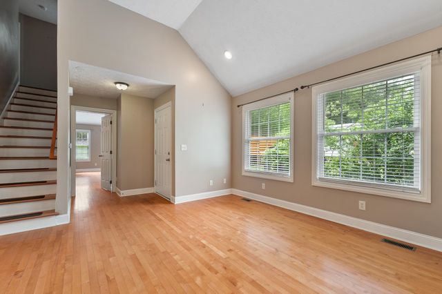 8 Blakeney Rose Lane, Huntington, WV 25705