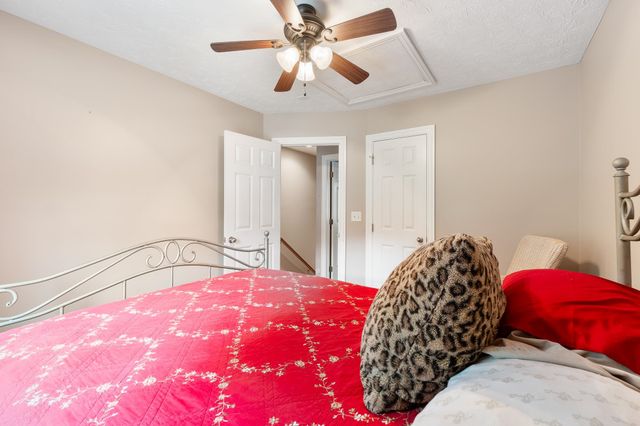 8 Blakeney Rose Lane, Huntington, WV 25705