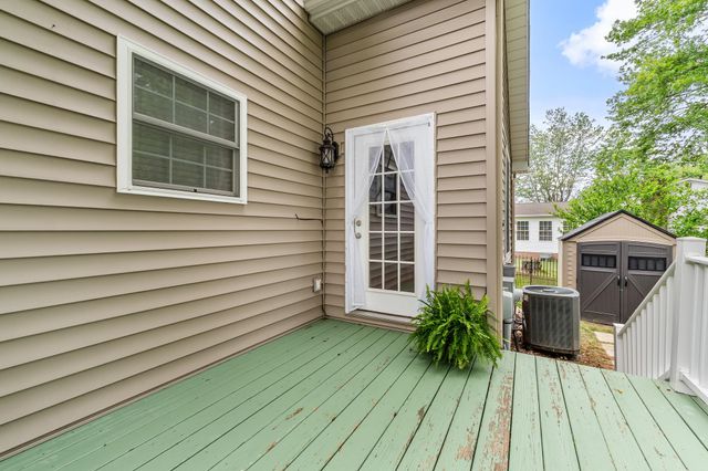 8 Blakeney Rose Lane, Huntington, WV 25705