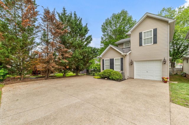 8 Blakeney Rose Lane, Huntington, WV 25705