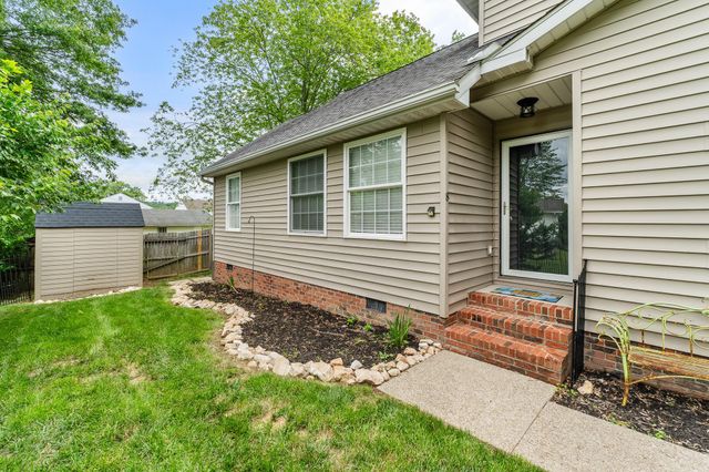 8 Blakeney Rose Lane, Huntington, WV 25705