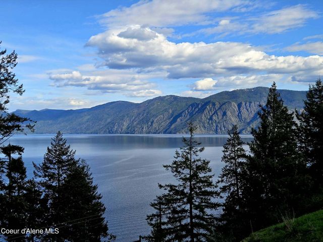 79 Outrigger DR, Sagle, ID 83860