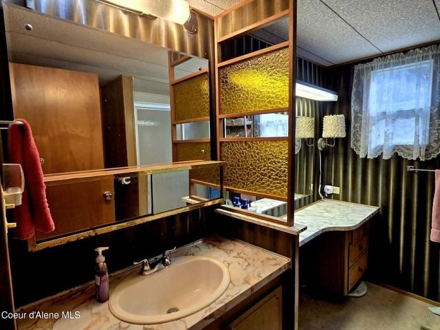 79 Outrigger DR, Sagle, ID 83860