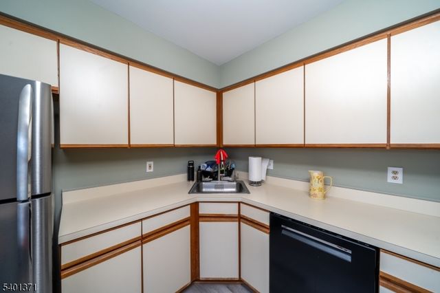 44 Sparrow Circle, Hampton Twp., NJ 07860