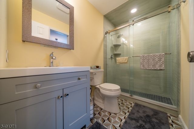 44 Sparrow Circle, Hampton Twp., NJ 07860