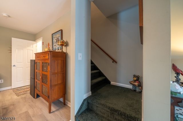 44 Sparrow Circle, Hampton Twp., NJ 07860