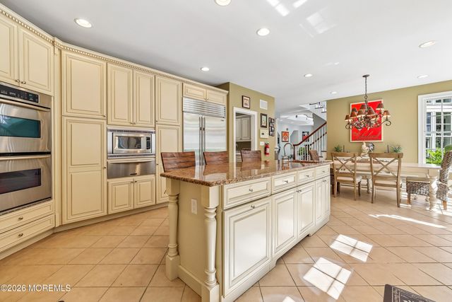 15 Livingston Court, Marlboro, NJ 07746