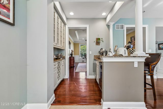 15 Livingston Court, Marlboro, NJ 07746