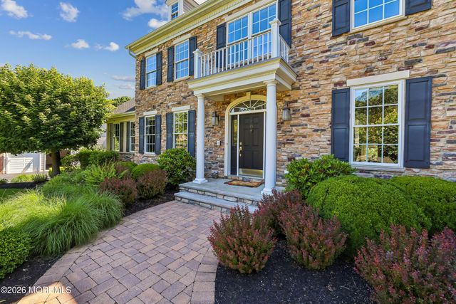 15 Livingston Court, Marlboro, NJ 07746