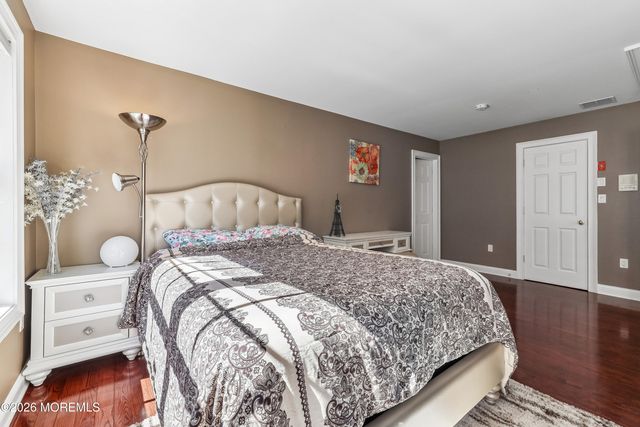 15 Livingston Court, Marlboro, NJ 07746