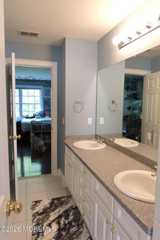 15 Livingston Court, Marlboro, NJ 07746