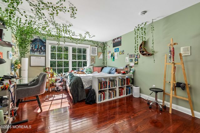15 Livingston Court, Marlboro, NJ 07746