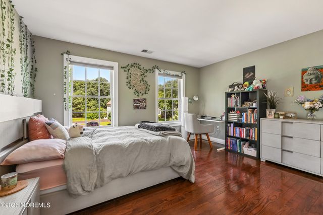 15 Livingston Court, Marlboro, NJ 07746
