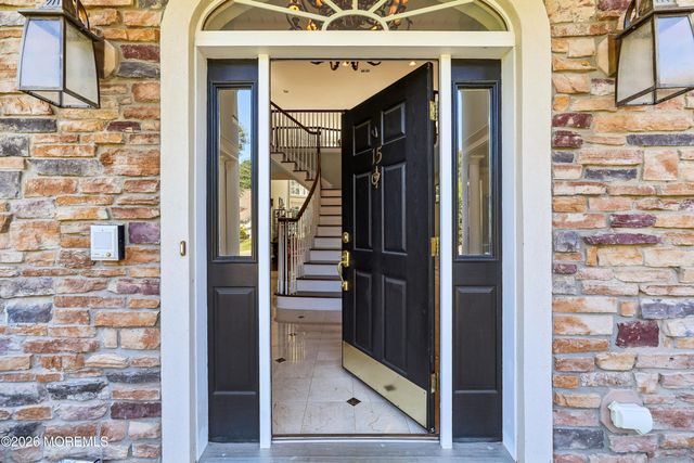 15 Livingston Court, Marlboro, NJ 07746