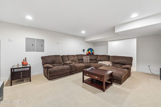 15 Livingston Court, Marlboro, NJ 07746