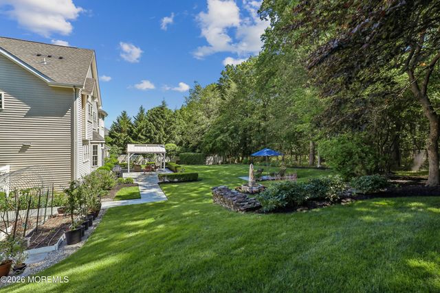 15 Livingston Court, Marlboro, NJ 07746