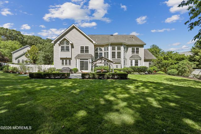 15 Livingston Court, Marlboro, NJ 07746