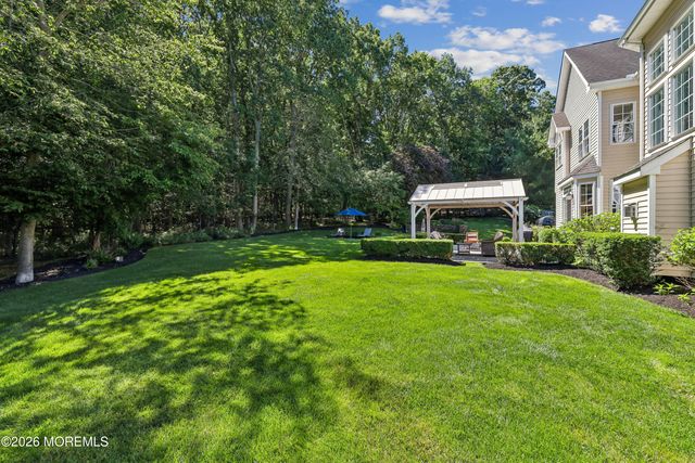 15 Livingston Court, Marlboro, NJ 07746