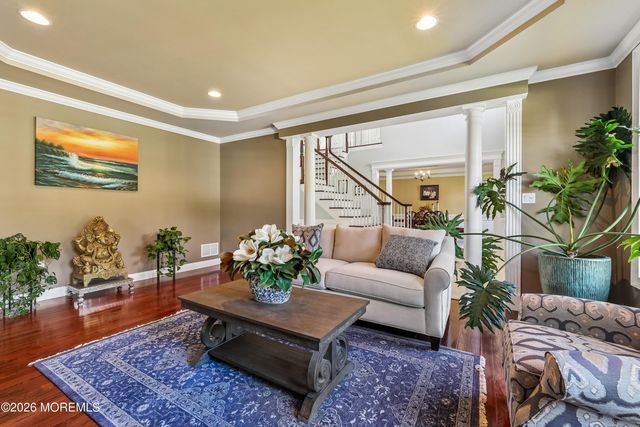 15 Livingston Court, Marlboro, NJ 07746