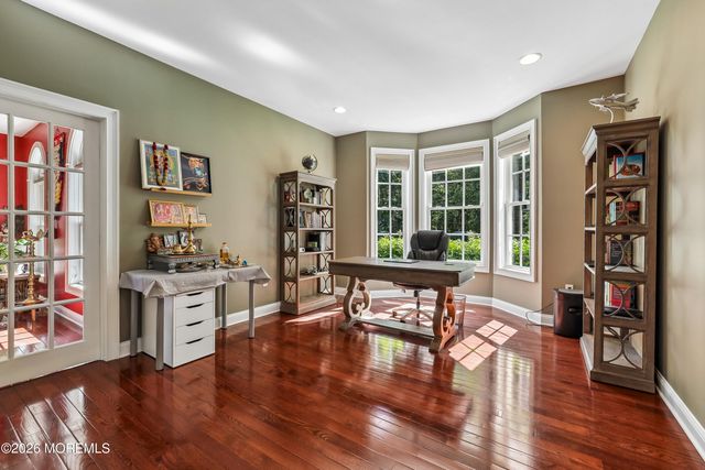 15 Livingston Court, Marlboro, NJ 07746