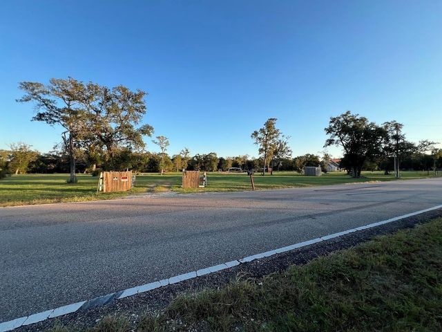 6233 County Road 3, Sweeny, TX 77480