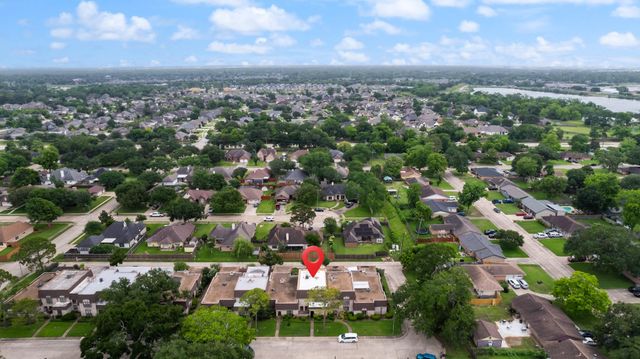 69 S Bachelor Button Street, Lake Jackson, TX 77566