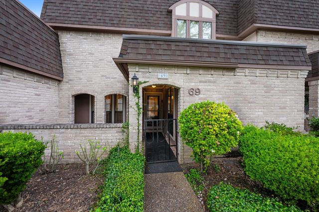 69 S Bachelor Button Street, Lake Jackson, TX 77566